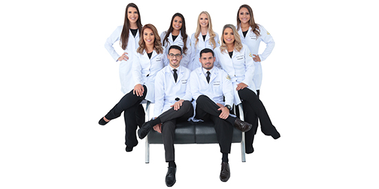 Fotos de Formatura no Estúdio - Melhores Ideias e Dicas para o Ensaio Fotográfico em Estúdio Fotos de Formatura em Estúdio Pequeno Grupo 1 - Fotos de Formatura no Estúdio - Melhores Ideias e Dicas para o Ensaio Fotográfico em Estúdio